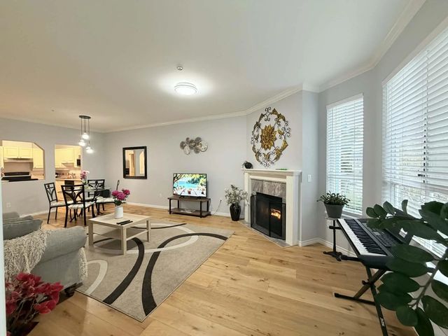 5646 200 Street 304, Langley