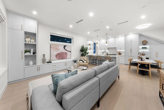 1582 E 2nd Avenue 1, Vancouver