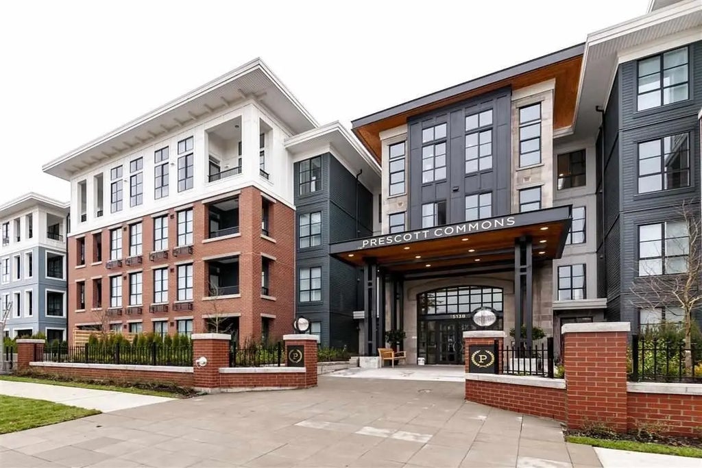 15138 34 Avenue 418, Surrey