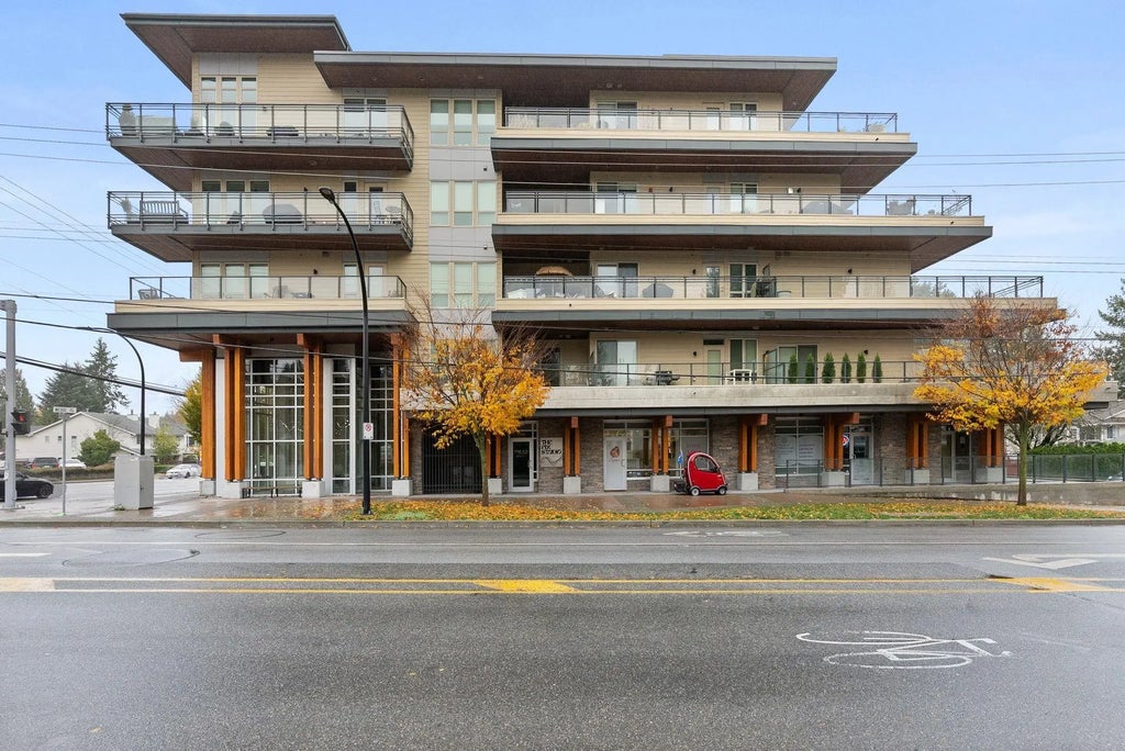 14022 North Bluff Road 214, White Rock