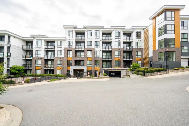 20087 68 Avenue B004, Langley