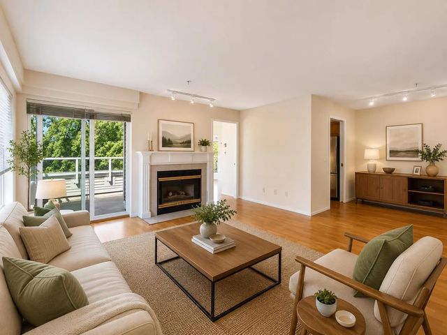 7620 Columbia Street 401, Vancouver
