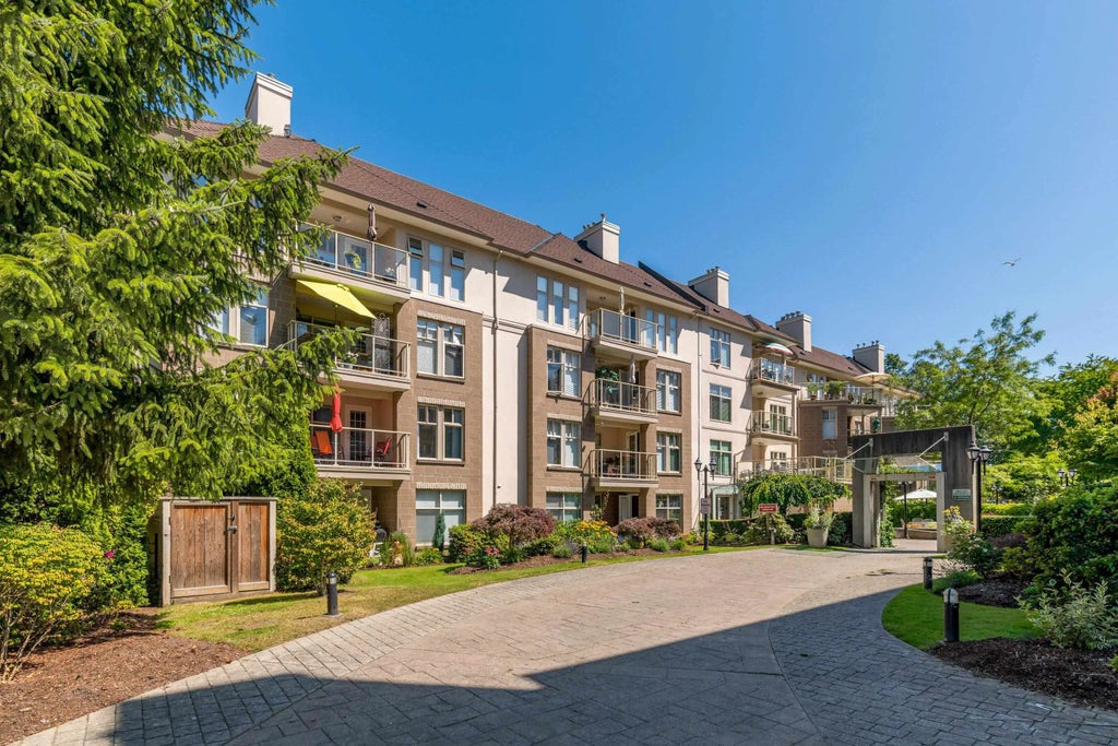 15350 19a Avenue 209, Surrey