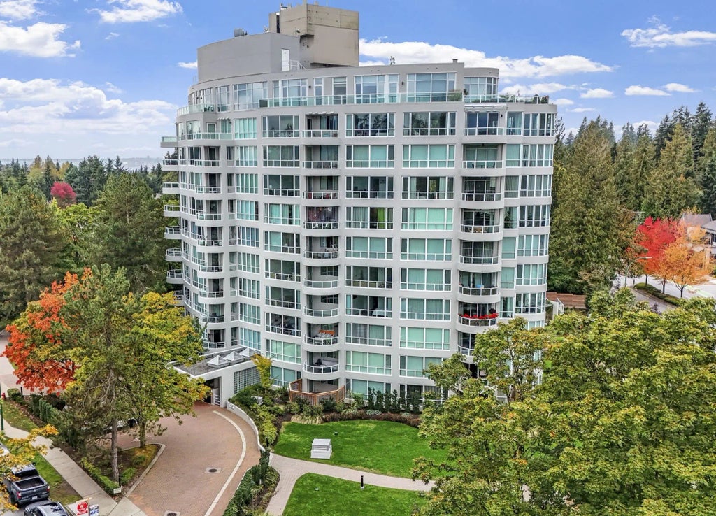 995 Roche Point Drive 803, North Vancouver