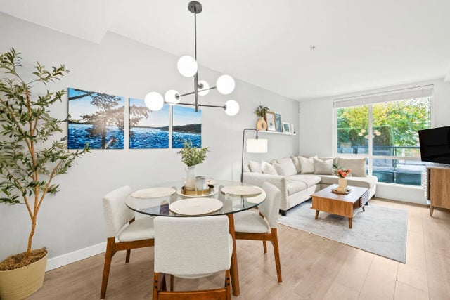 108 E 8th Street Th8, North Vancouver