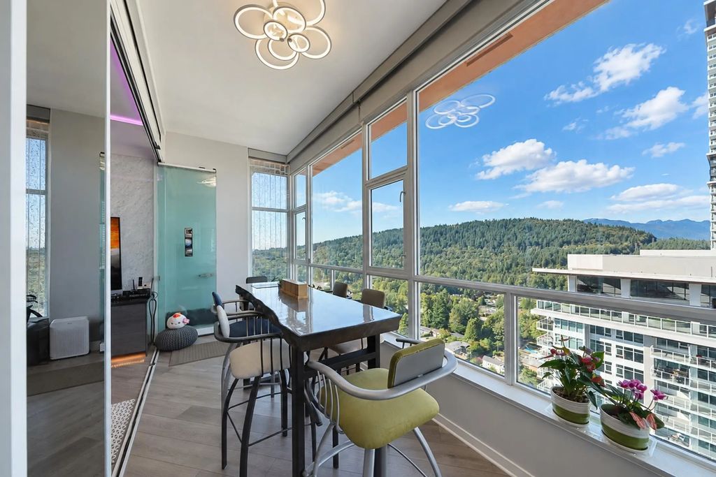 691 North Road 2303, Coquitlam