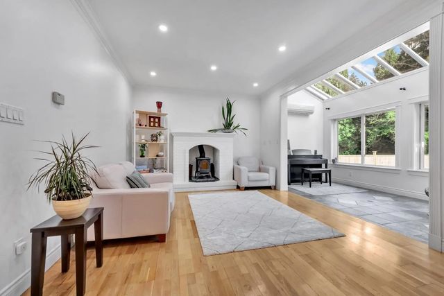 425 Tempe Crescent, North Vancouver