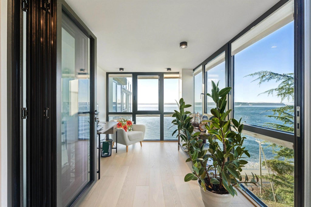 2090 Argyle Avenue 502, West Vancouver