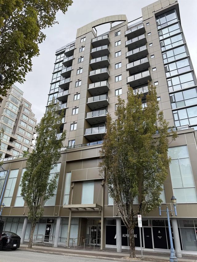 6133 Buswell Street 703, Richmond