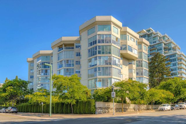 1442 Foster Street 704, White Rock