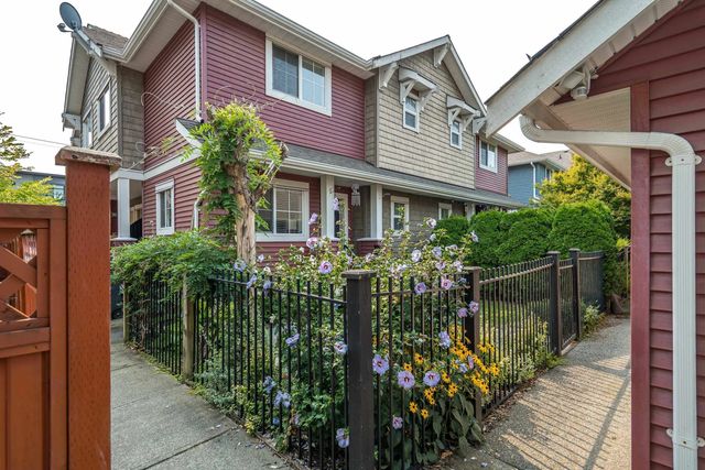 19319 72 Avenue D2, Surrey