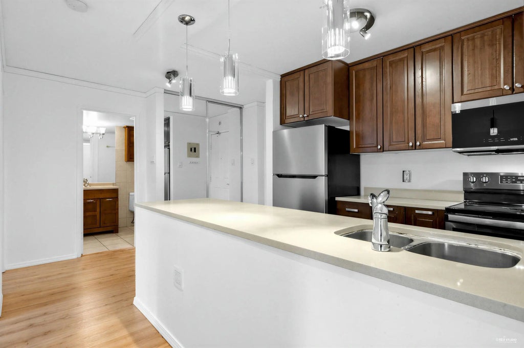 2008 Fullerton Avenue 707, North Vancouver