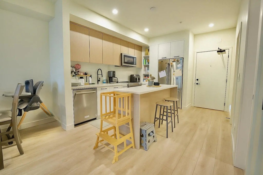 2635 King George Boulevard 126, Surrey