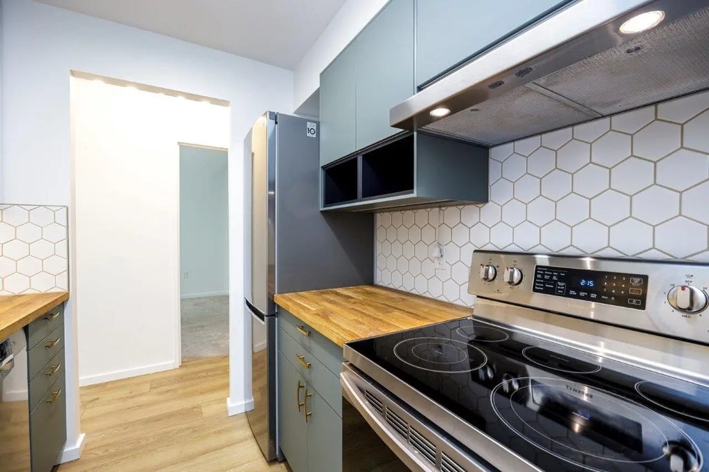 2008 Fullerton Avenue 304, North Vancouver