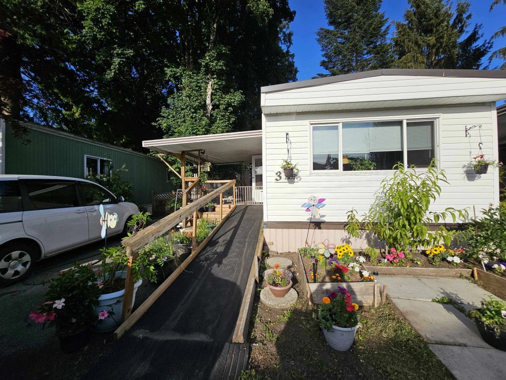 21091 Lougheed Highway 3, Maple Ridge