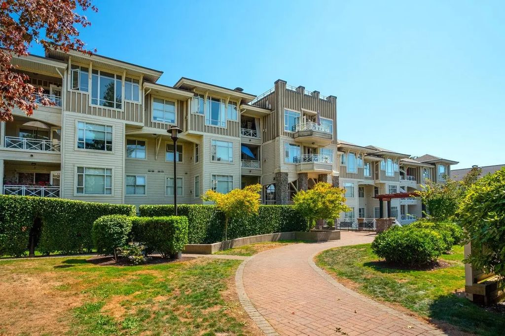 3625 Windcrest Drive 104, North Vancouver