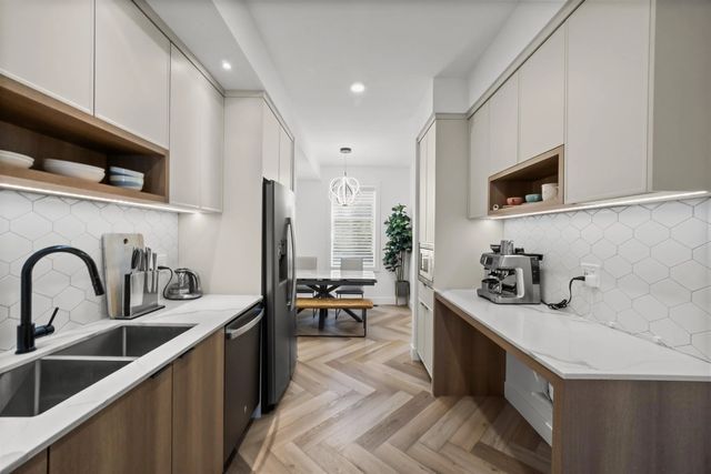 2350 165 Street 32, Surrey