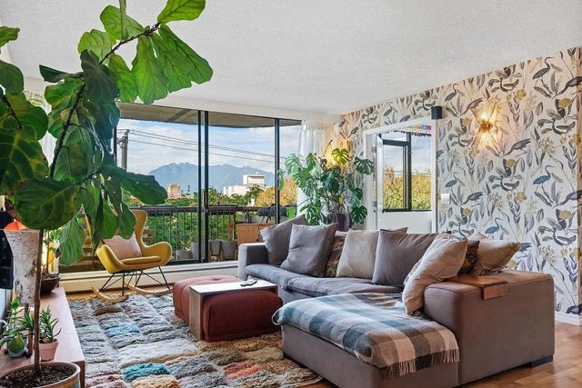 2445 W 3rd Avenue 403, Vancouver