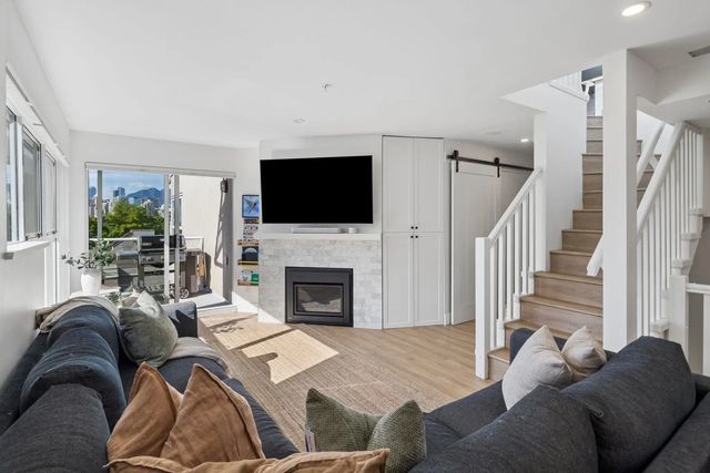 933 W 8th Avenue 103, Vancouver