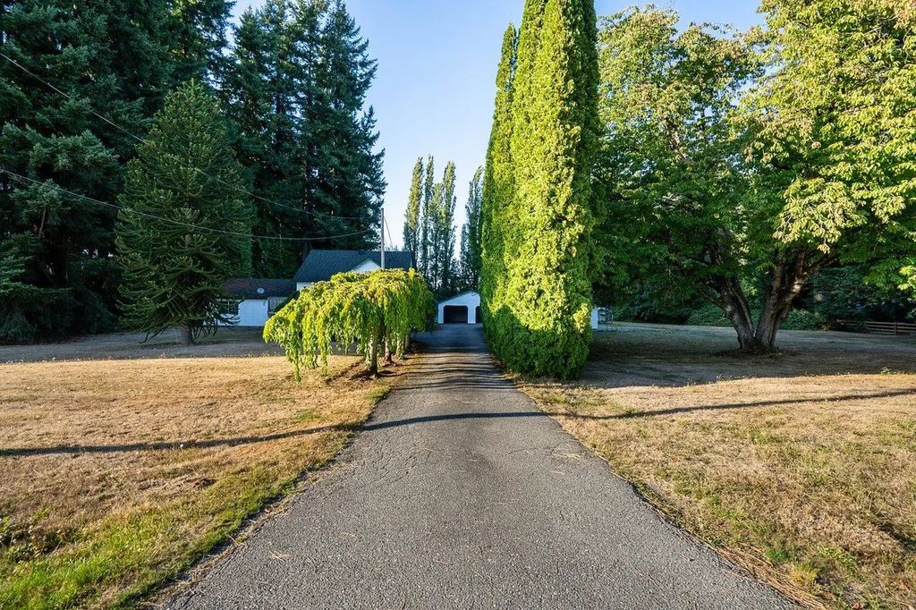 23523 47 Avenue, Langley