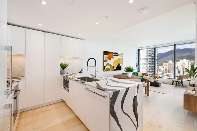 135 E 13th Street 1307, North Vancouver