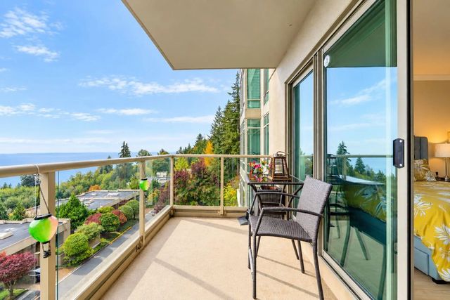 3131 Deer Ridge Drive 402, West Vancouver