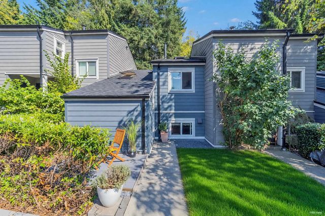 2624 Tretheway Drive, Burnaby