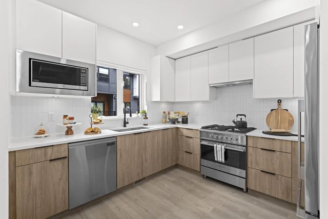1959 165a Street 18, Surrey