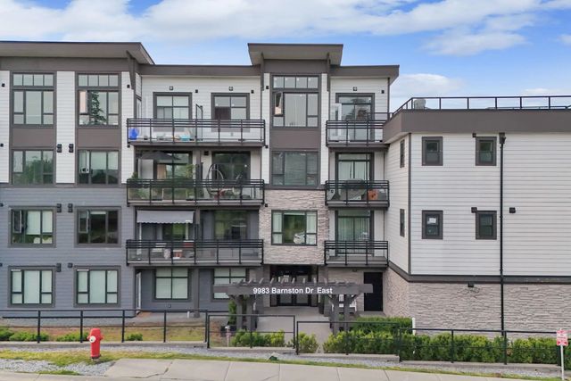 9983 E Barnston Drive 504, Surrey