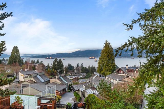 1995 Sasamat Place, Vancouver