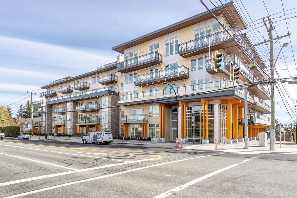 14022 North Bluff Road 309, White Rock