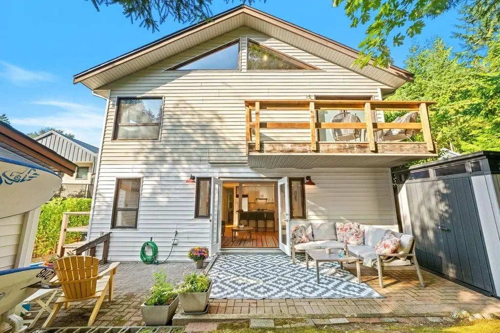 4565 Cove Cliff Road, North Vancouver