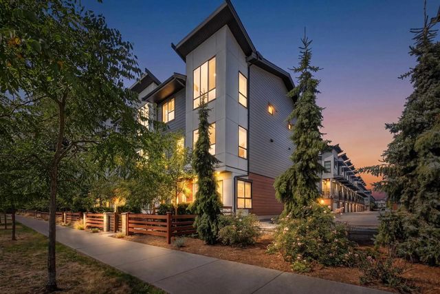 7177 194a Street 10, Surrey