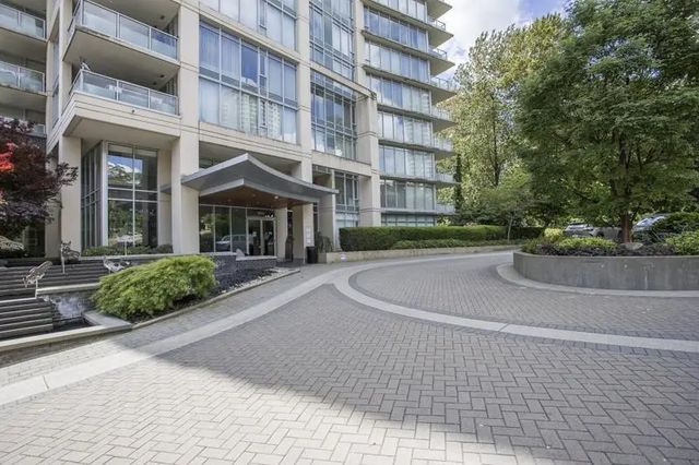 2133 Douglas Road 507, Burnaby
