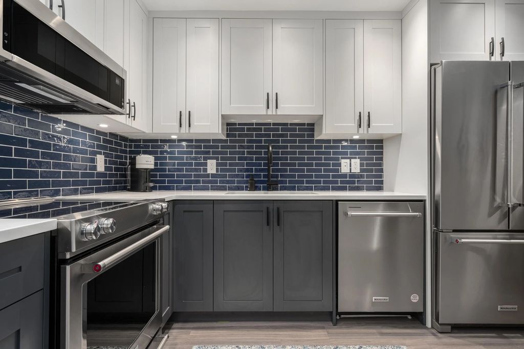 825 W 15th Avenue 203, Vancouver