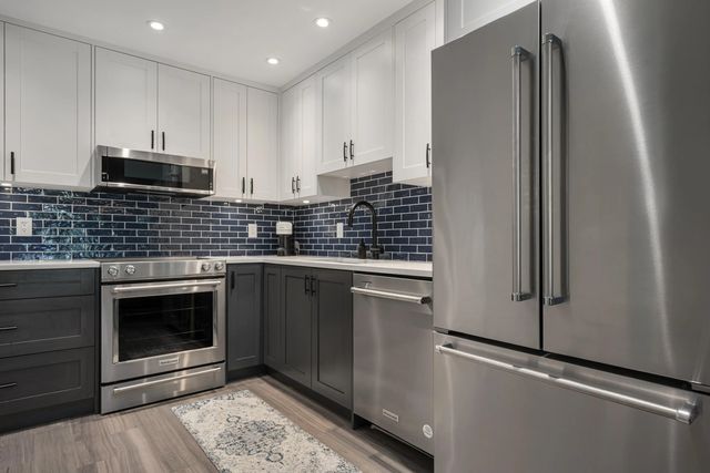 825 W 15th Avenue 203, Vancouver