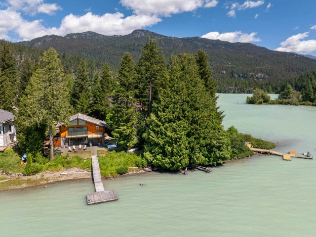 9249 Lakeshore Drive, Whistler