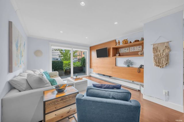 2040 Cornwall Avenue 111, Vancouver
