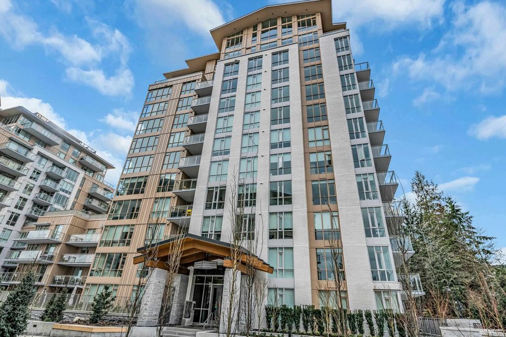 2375 Emery Court 704, North Vancouver