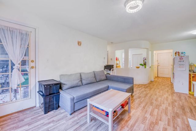3738 Norfolk Street 207, Burnaby