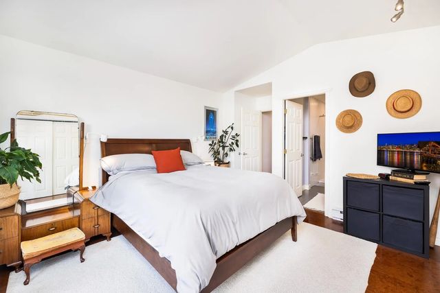 1528 Bowser Avenue 303, North Vancouver
