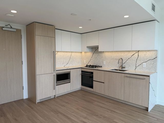 2135 Springer Avenue 1103, Burnaby