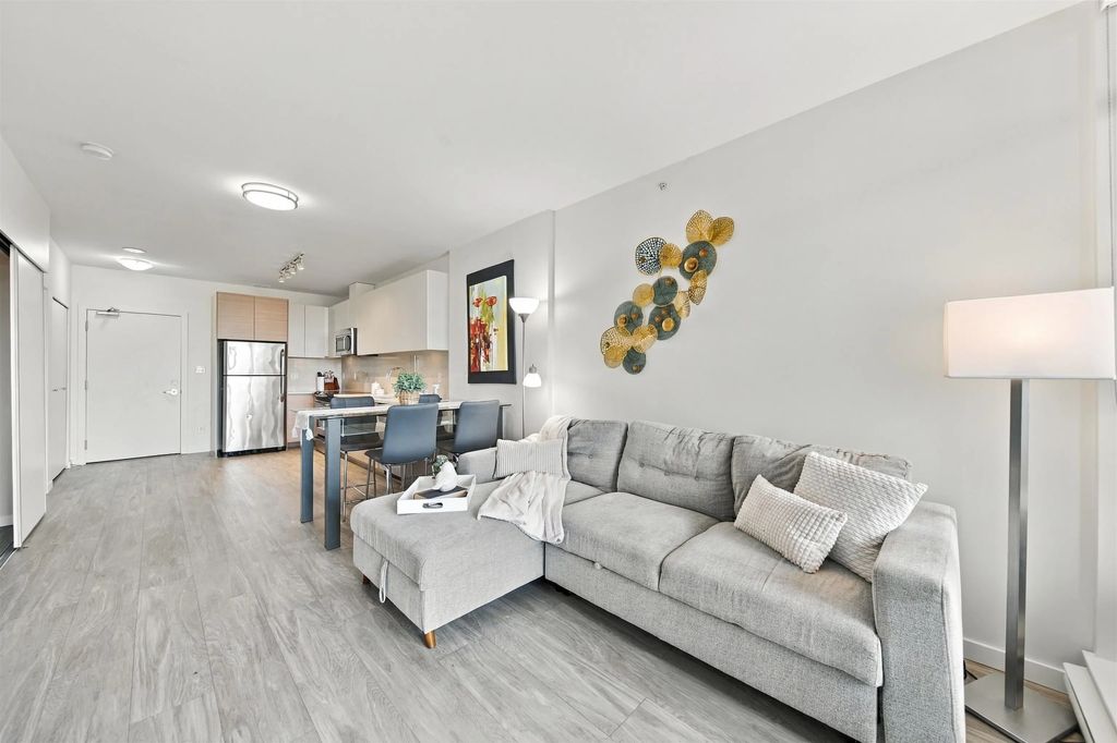 13303 Central Avenue 304, Surrey