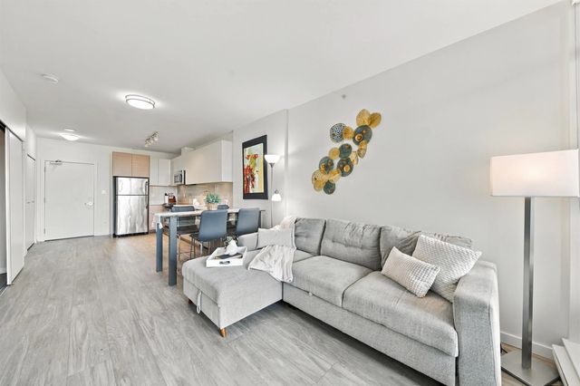 13303 Central Avenue 304, Surrey
