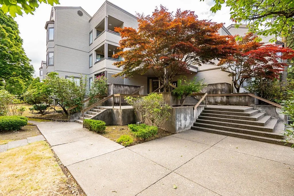 5224 204 Street 106, Langley