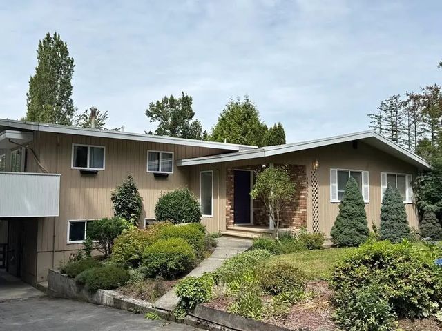 18351 74 Avenue, Surrey