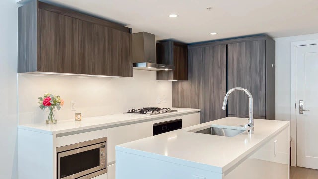 6320 No. 3 Road 605, Richmond