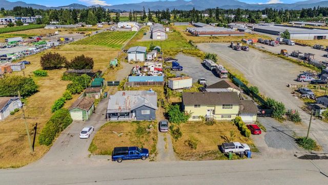 1860 Queen Street, Abbotsford