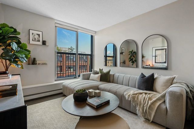 66 W Cordova Street 810, Vancouver