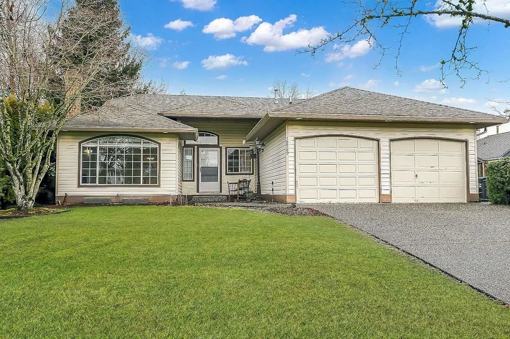 18589 62 Avenue, Surrey